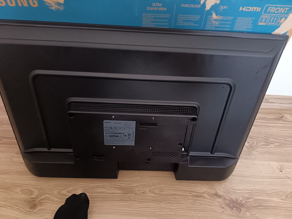 Лед телевизор самсунг 32 инча