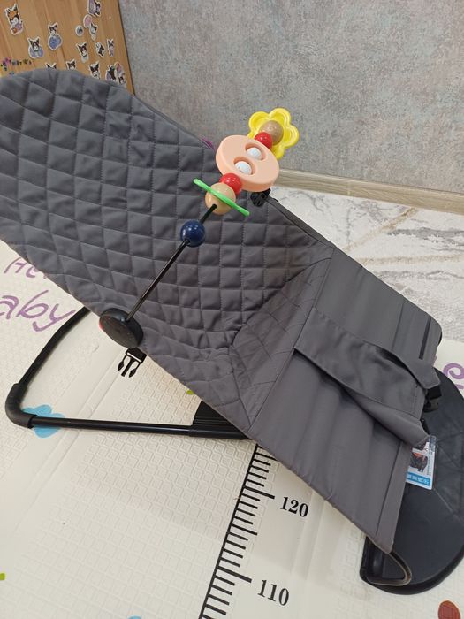 Продам шезлонг и переноску , за эти две вещи 5000 , есть торг