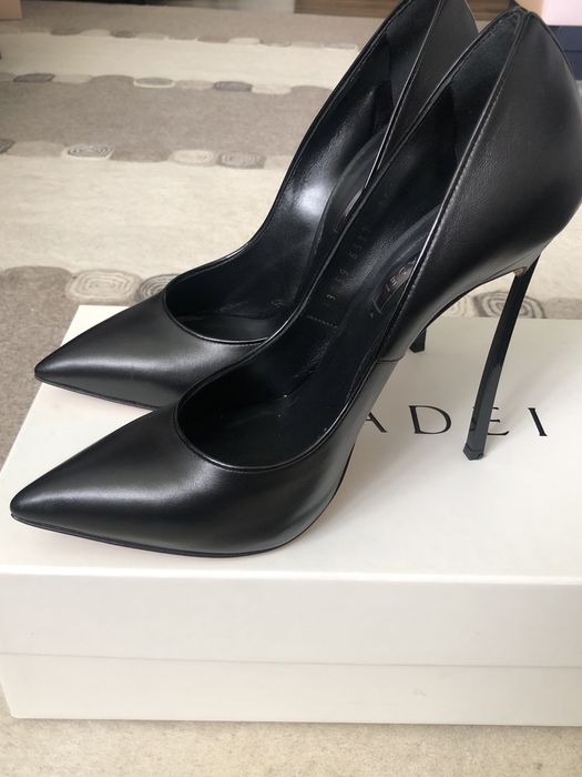 CASADEI marimea 39 NOI!