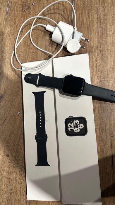 Apple watch SE 1st generation 44mm