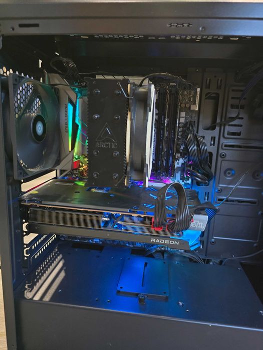 Компютър 5700x3d 32ram с монитор LG Ultragear 24"