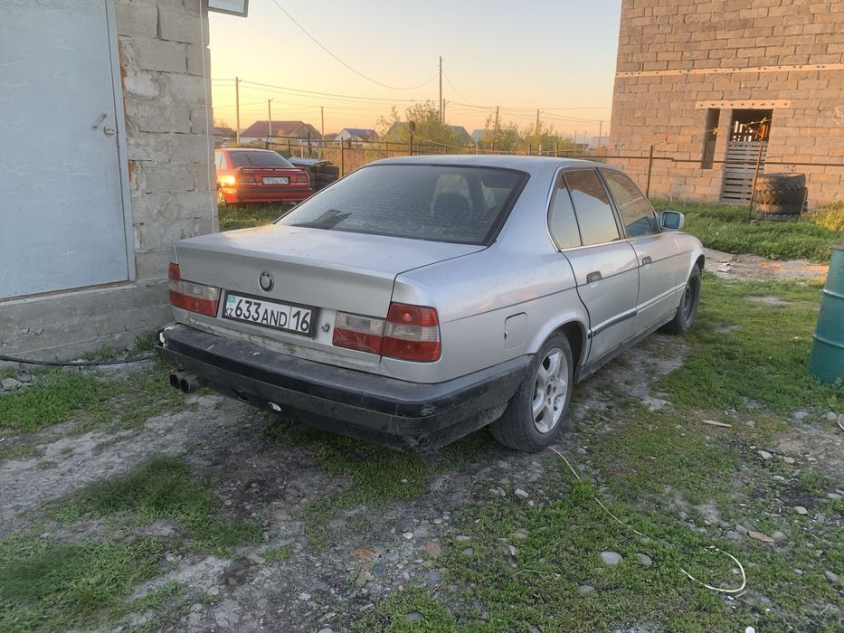 Продам bmw 520i