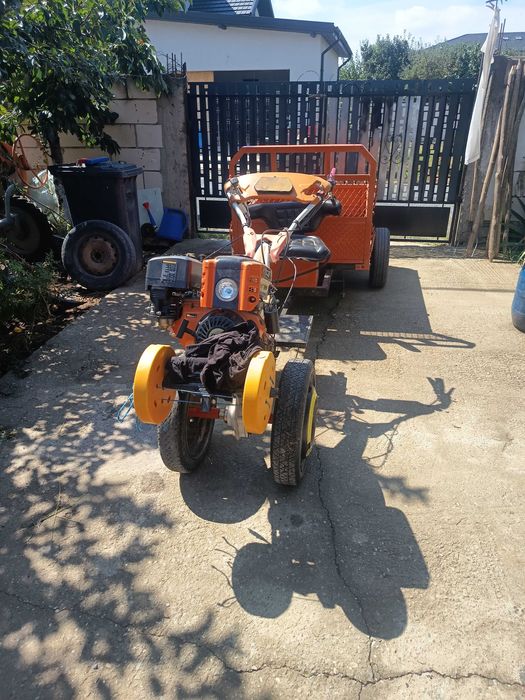 Motocultor cu remorca