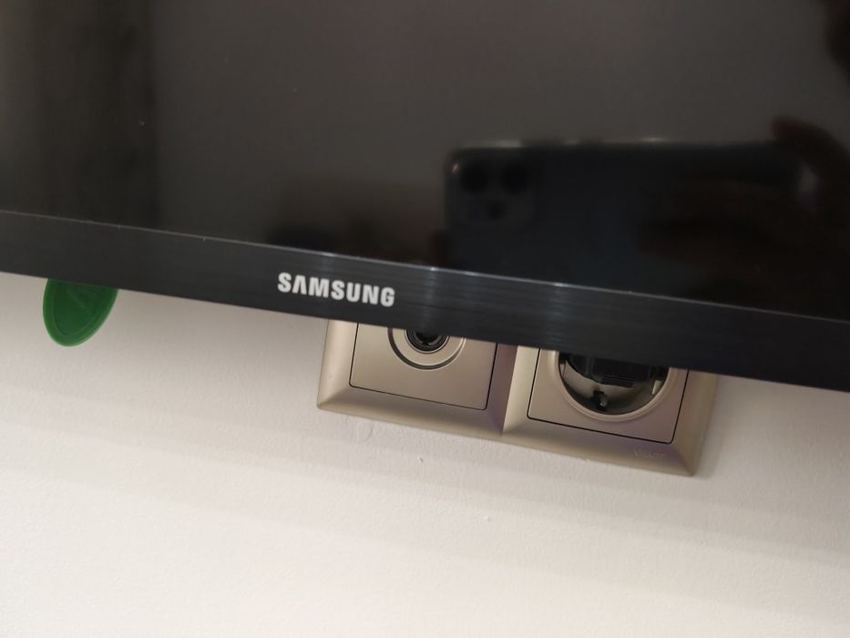 Продам телевизор Samsung