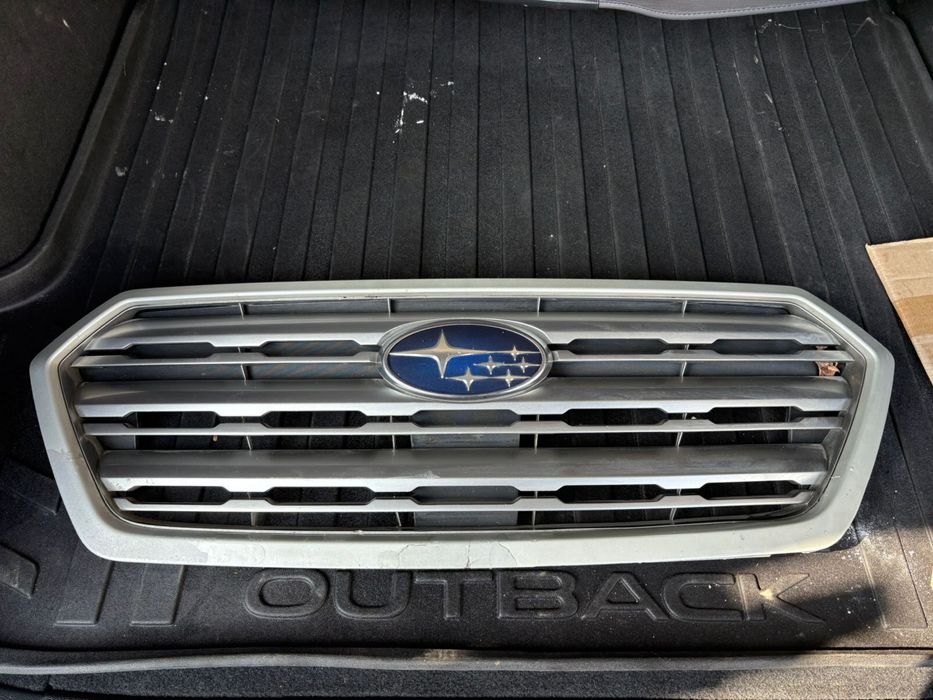 Subaru Outback оригиналл решетка