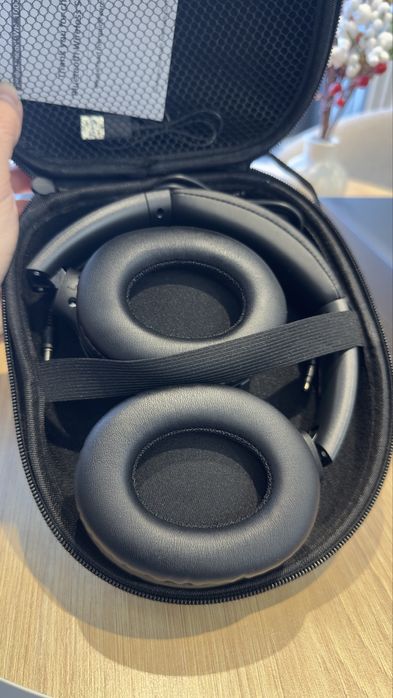 Продам наушники sony