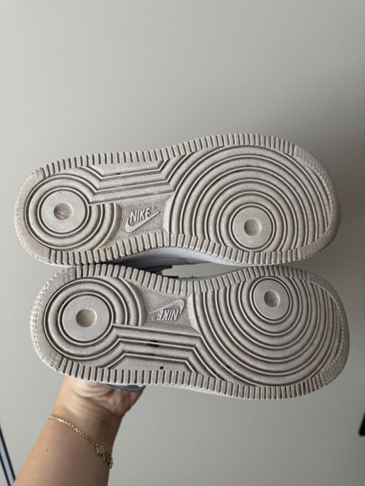 Продам кроссовки nike оригинал унисекс