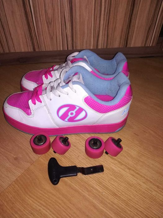 Роликовые кроссовки HEELYS - размер 38