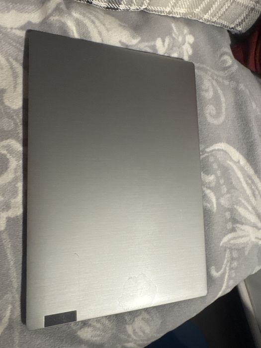 Продается ноутбук Lenovo Ideapad3 8/256