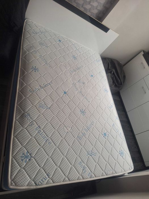 Продавам легло с матрак 140/200