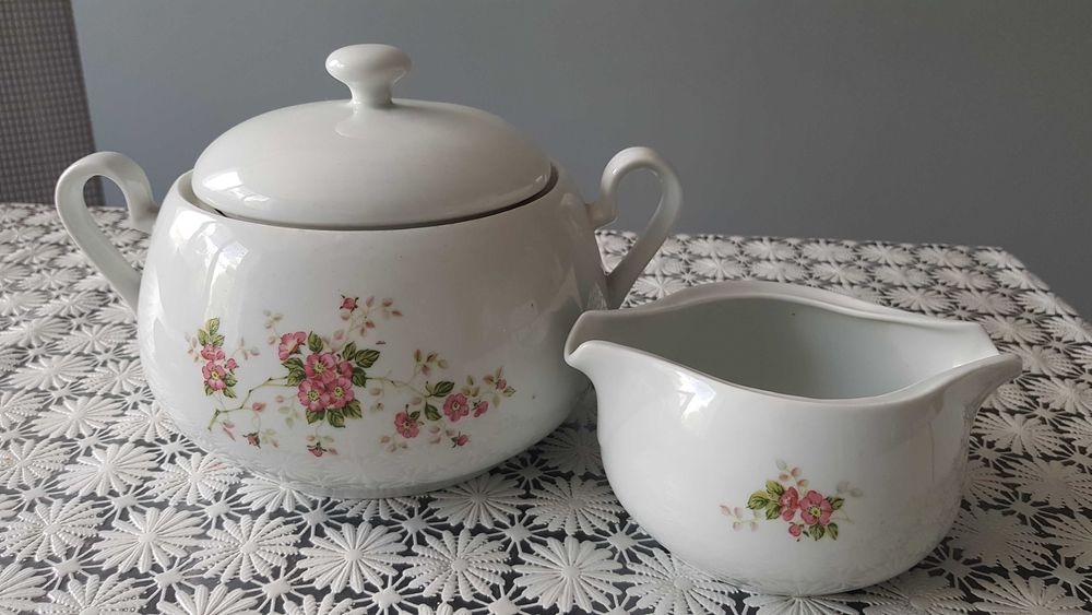 Порцеланов супник