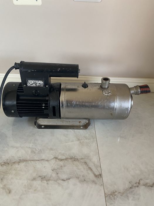 Pompa apa grundfos 220 V