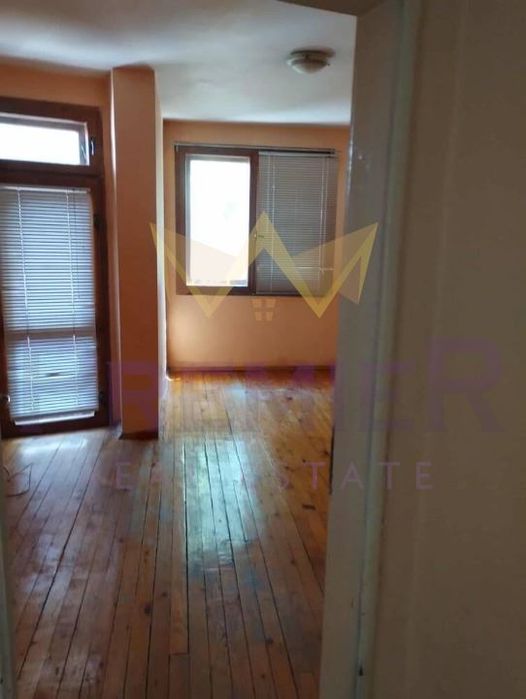 Продава се Тристаен апартамент в Бургас, Възраждане - 70 кв.м за 2072 €/кв.м - Снимка #4