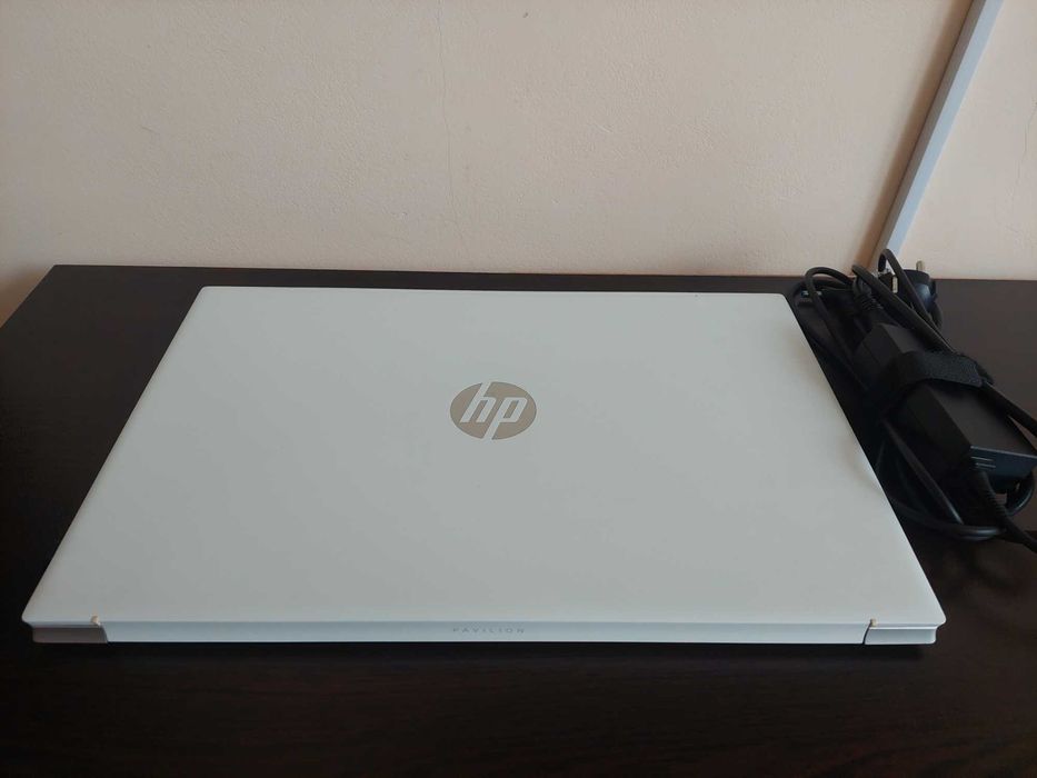 Лаптоп HP Pavillion 49L50EA