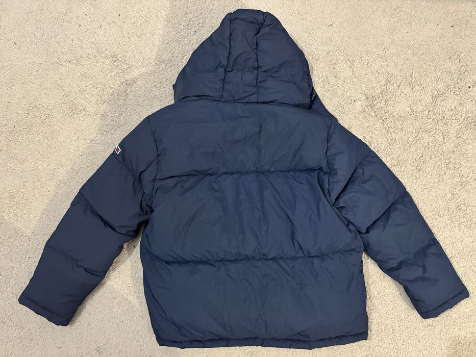 De vanzare 2 geci Tommy Hilfiger (Napapijri , Calvin Klein )