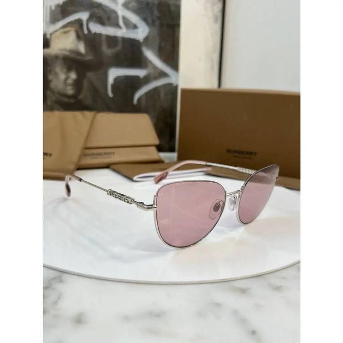 Оригинални дамски слънчеви очила Burburry -58%