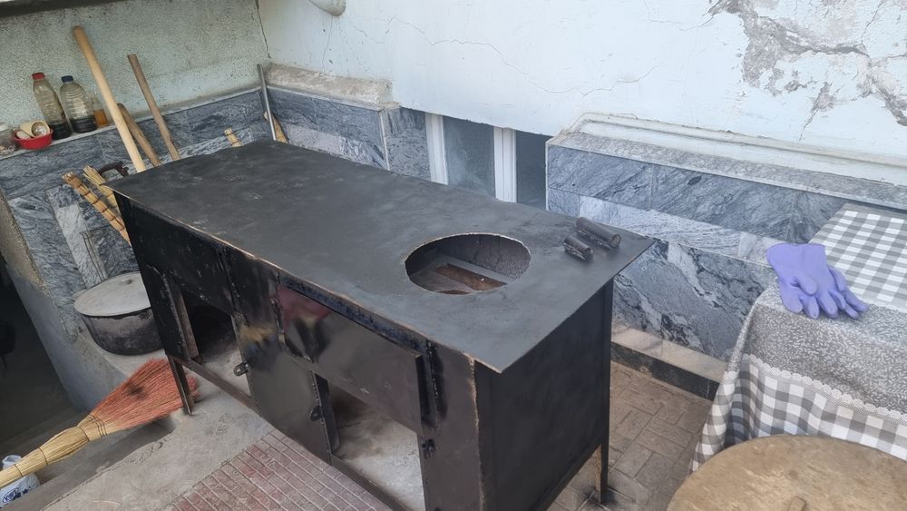 Продаётся металический верстак для слесарных работ