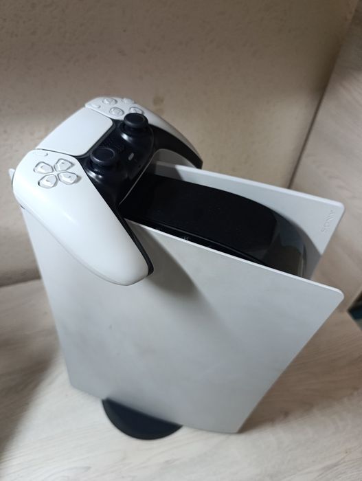 PlayStation 5 в отличном состоянии