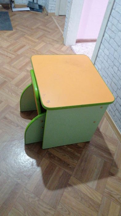 Детский столик. 5000тг