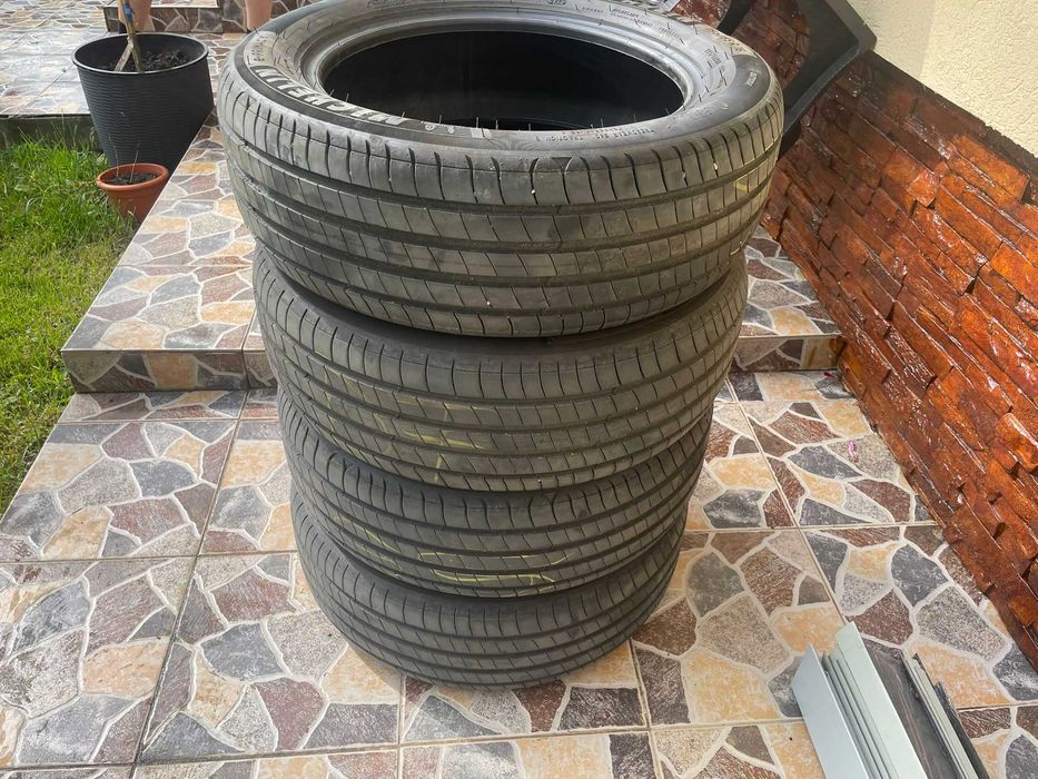 Anvelope michelin noi, rulate 300 km