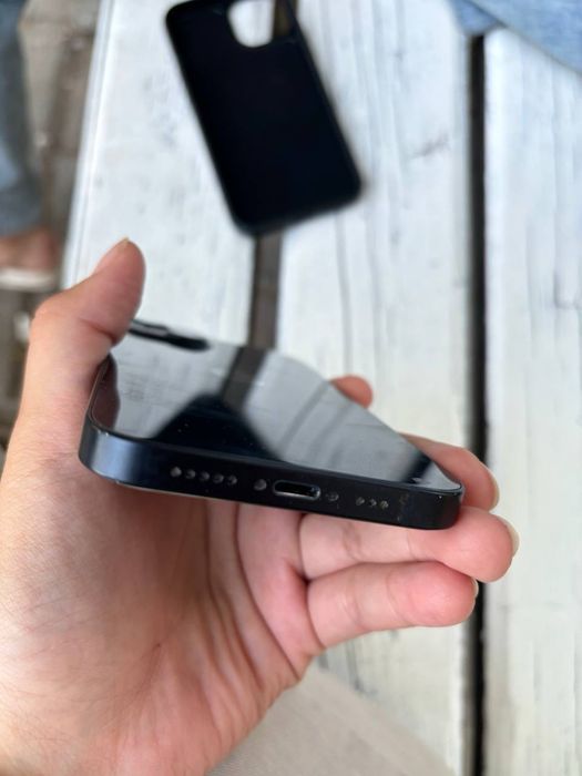 iPhone 13 с хорошим состоянием