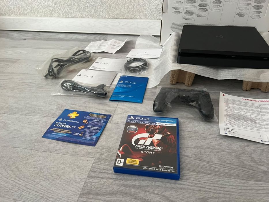 Продам новый playstation 4 slim box 1tb.