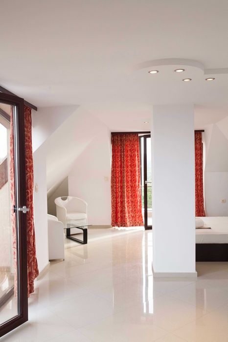 Продава се Хотел в с. Резово, Област Бургас - 868 кв.м за 1116 €/кв.м - Снимка #3