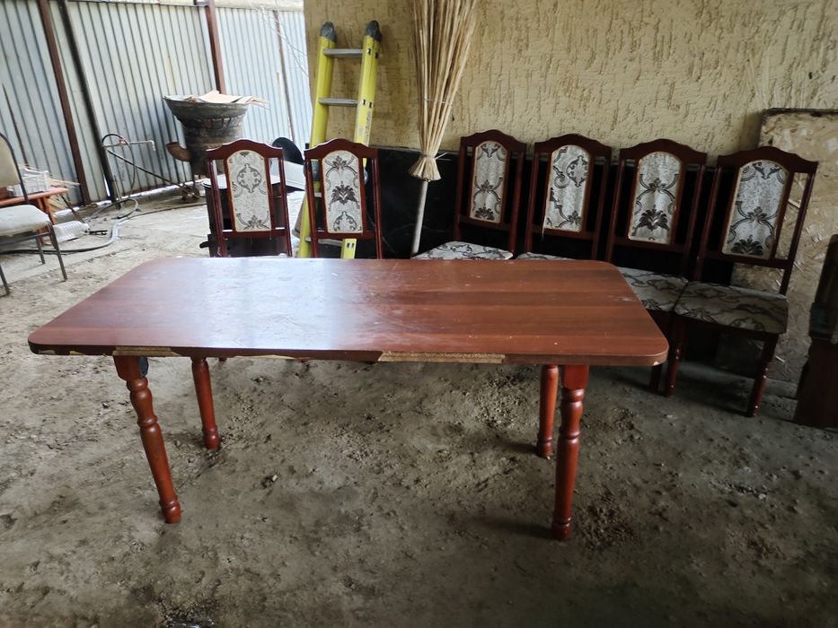 Продам стол с стульями