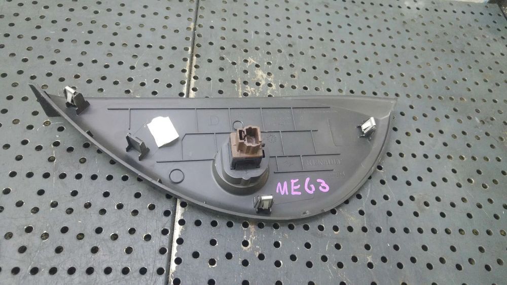Capac ornament cu buton airbag renault megane 3 681995427r