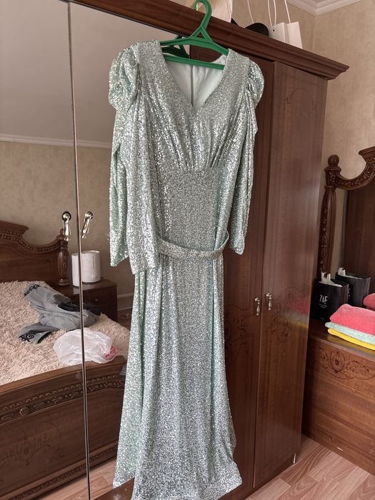 Продам очень красивые платья для мероприятие