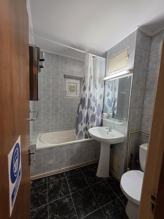 Persoană fizică - închiriez ap 2 camere Complex — fotografia 3