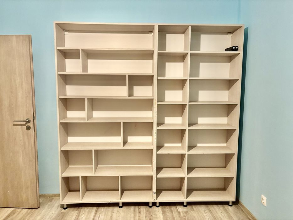 Bibliotecă mare – 2 m x 2 m, stare foarte bună