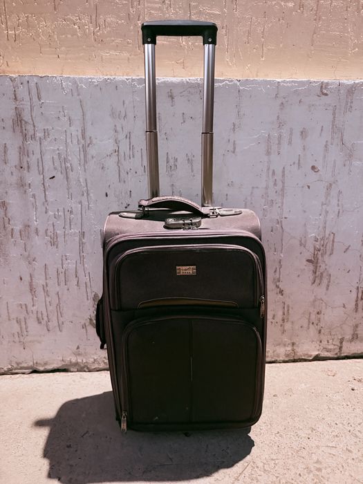 Чемодан дорожный ручная кладь