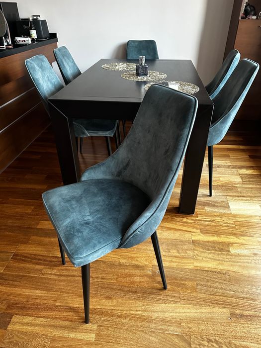 Разтегателна маса с 6 стола