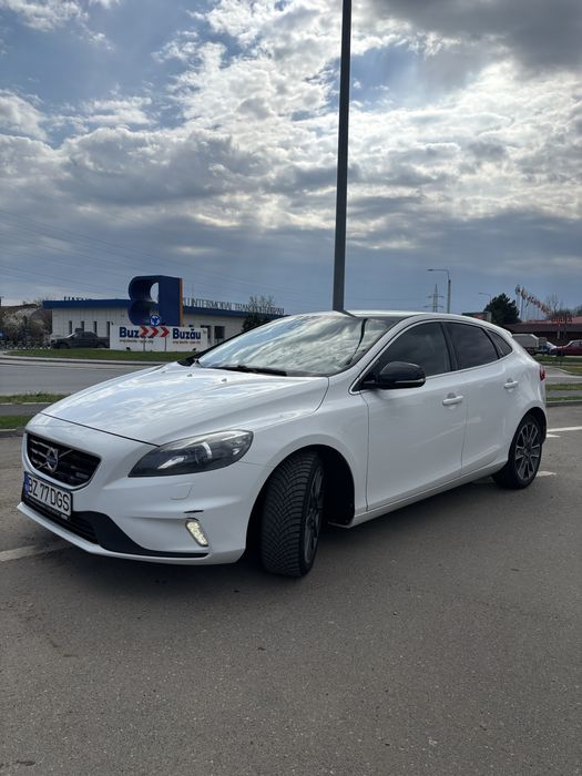 VOLVO V40 D4 R Design 2015 2.0 Diesel