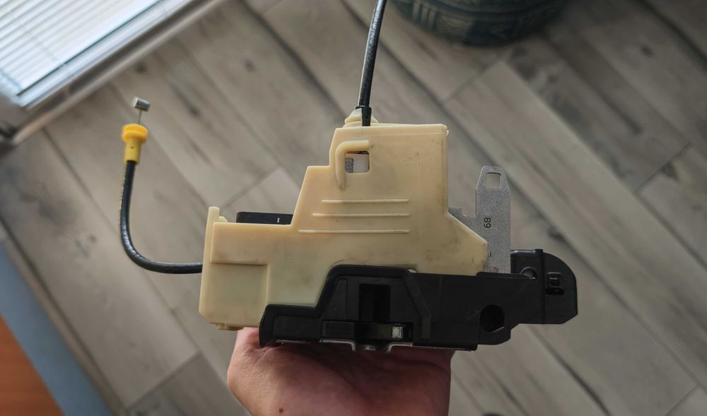 Брава задна лява Volvo XC 90 II ( Part № 32131414 )