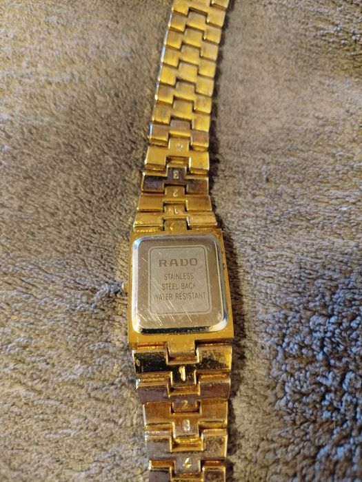 Кварцов часовник  RADO