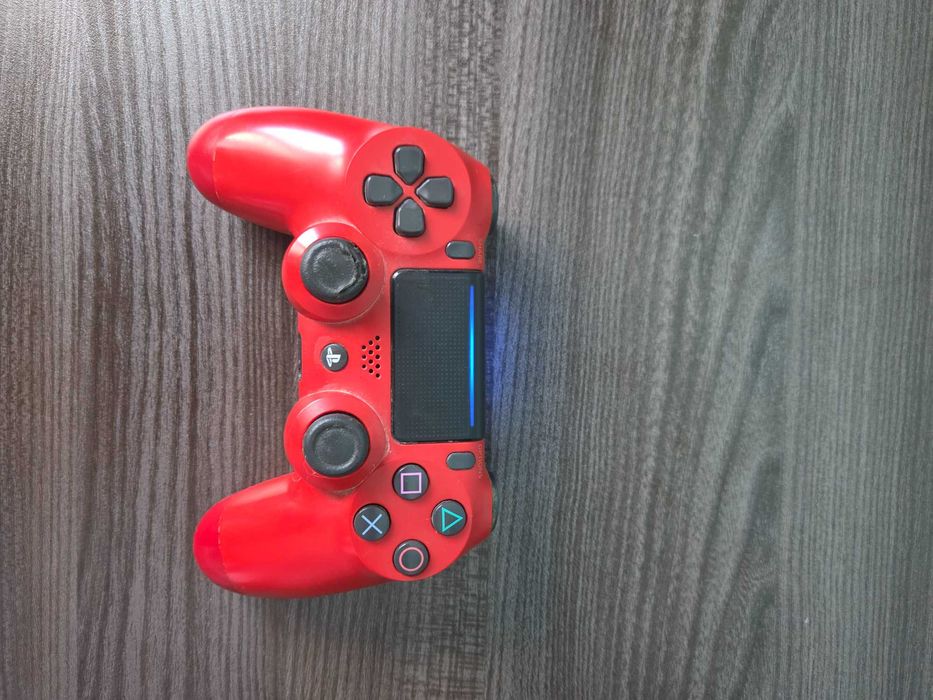 PlayStation 4 Pro 1TB + 2 оригинални DualShock 4 джойстика