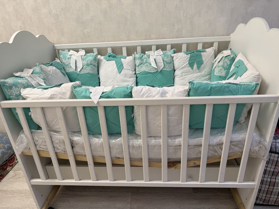 Продам срочно детский кровать с бортиками