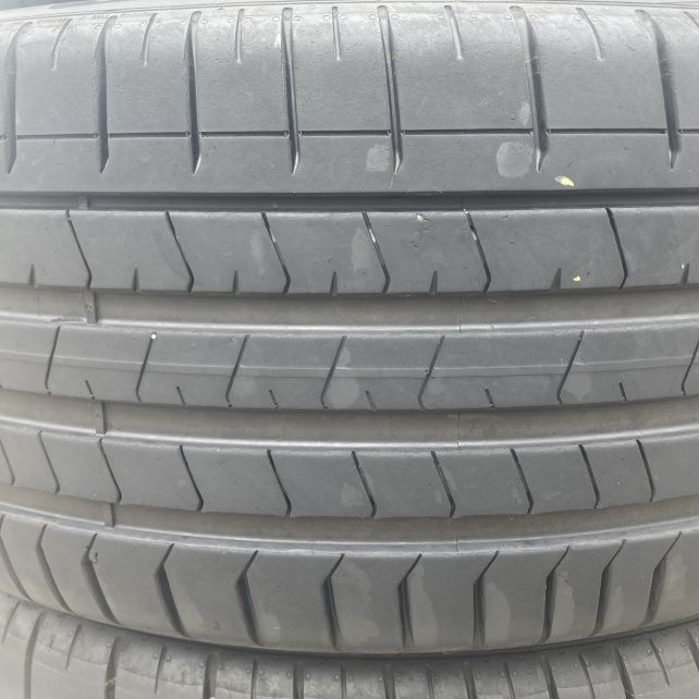 Летни гуми PIRELLI 275х45r21
275/45 R21
DOT: 21Грайфер: 7 мм
Налични: