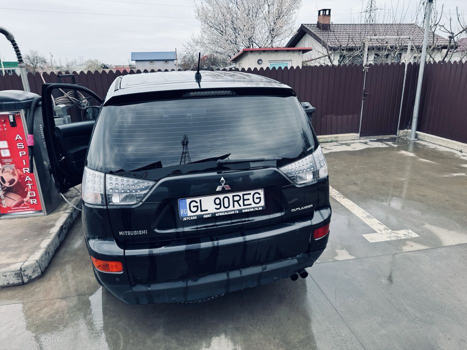 Mitzubishi Outlander