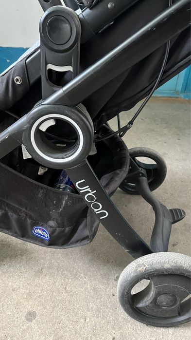 Коляска chicco за 10000 тг.