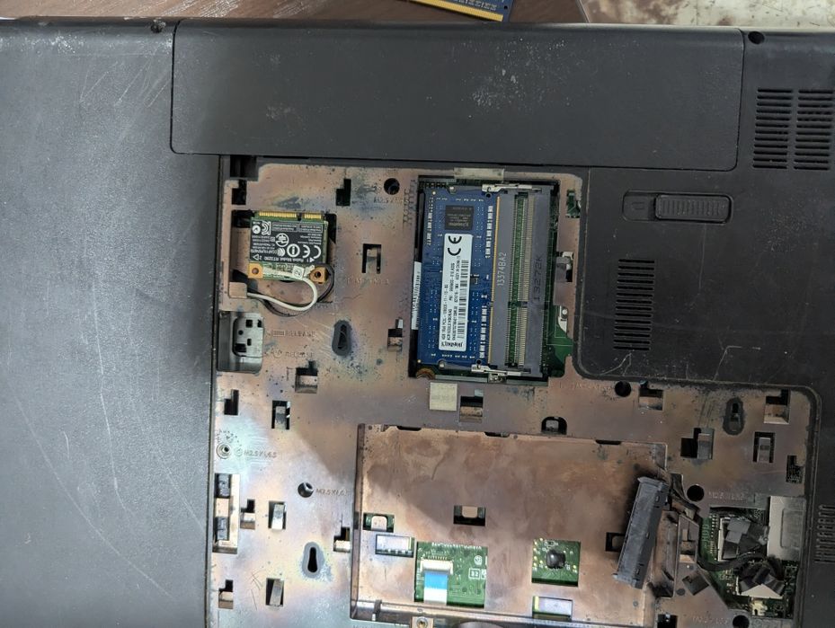 HP Pavilion 17e And A10 + видеокарта на 1gb