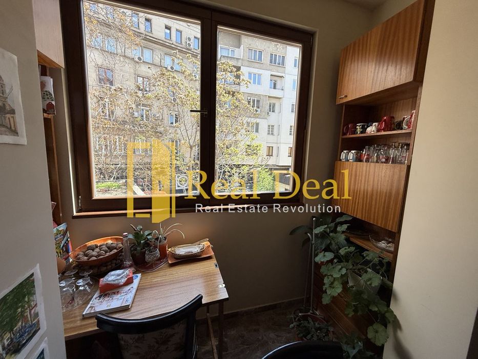 Дава се под наем Тристаен апартамент в София, Център - 115 кв.м за 800 € - Снимка #4