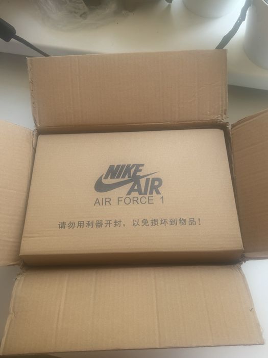 Кроссовки найк унисекс