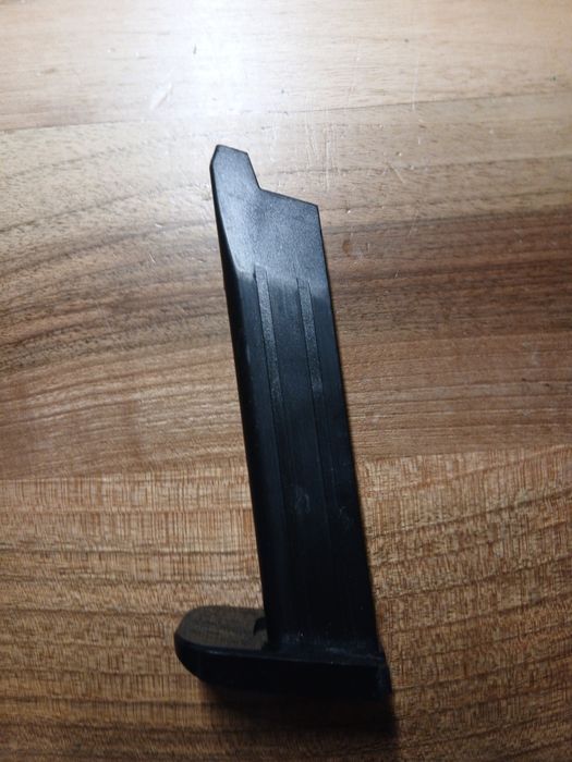 Pistol airsoft cu arc