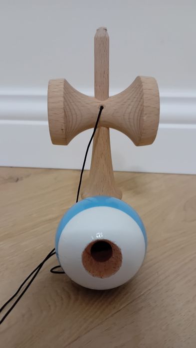 Vând Kendama Night