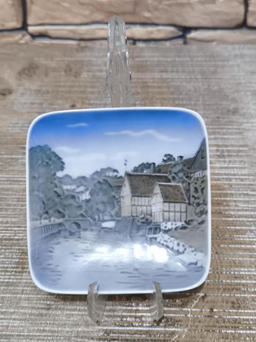 Малки чинии за стена