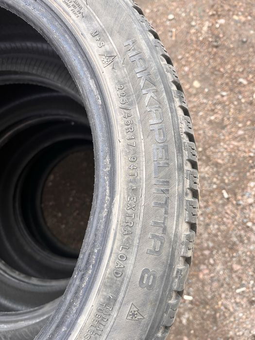 Продам шины 225/45/17