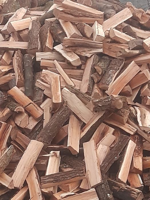 Lemne de foc sparte si uscate,esență tare. Livrare gratuita în tot jud